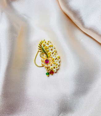 Luxury Marathi Nath For Bride