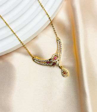 Sparkling Stone Pendant Necklace